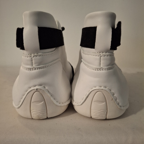 LDECK Men's Slip In Athletic Shoes Black and White With Bungi Laces - Picture 4 of 5